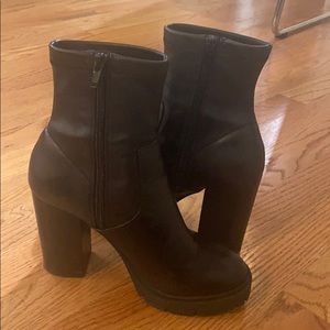 Steve Madden Black Leather Chunky Boots